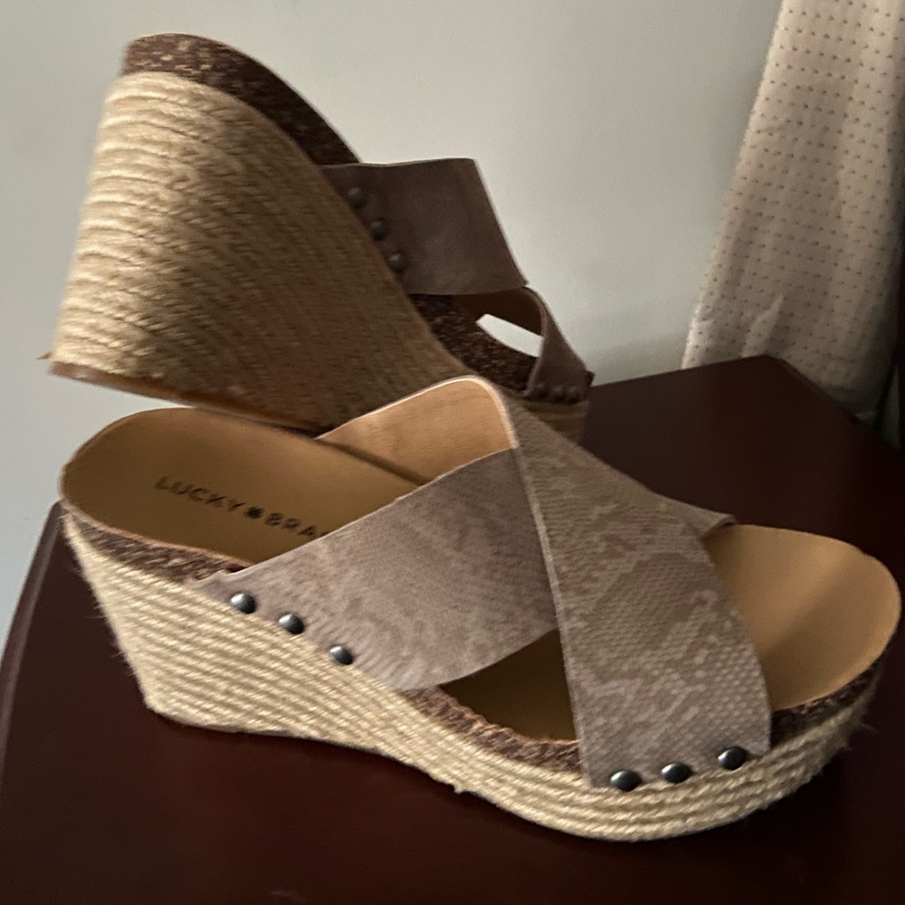 lucky wedge sandal.